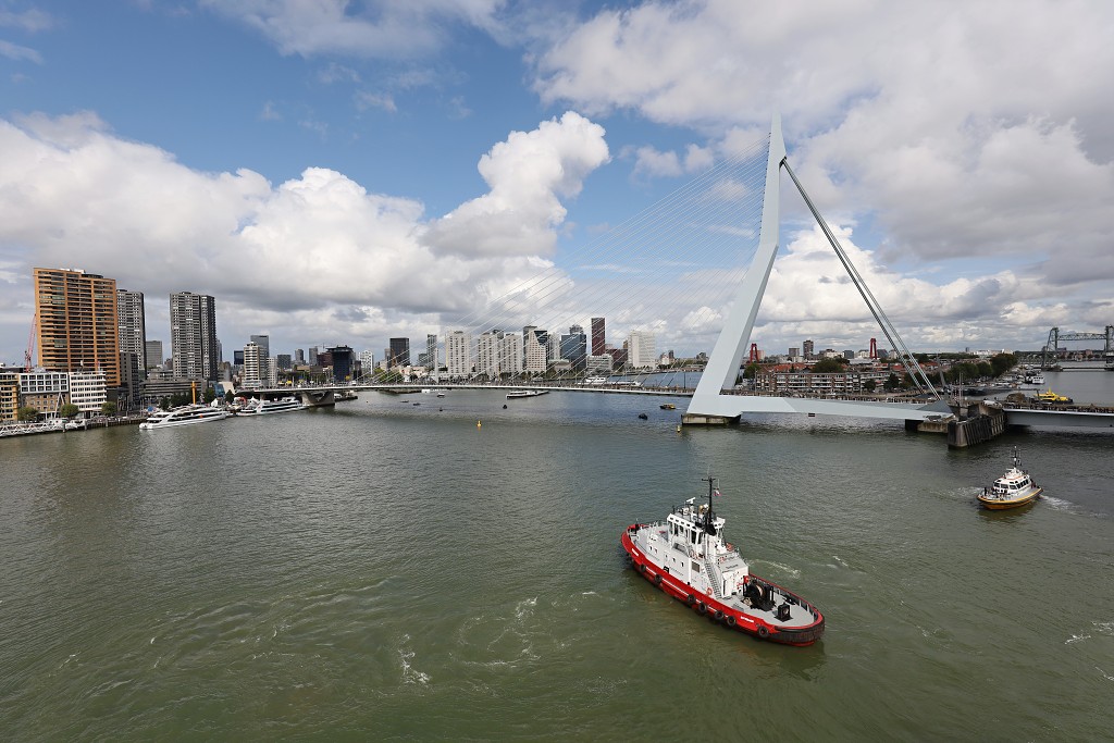rotterdam haven havenstad hdr scheepvaart skyline euromast kop van zuid erasmusbrug erasmus mc europoort botlek maasvlakte